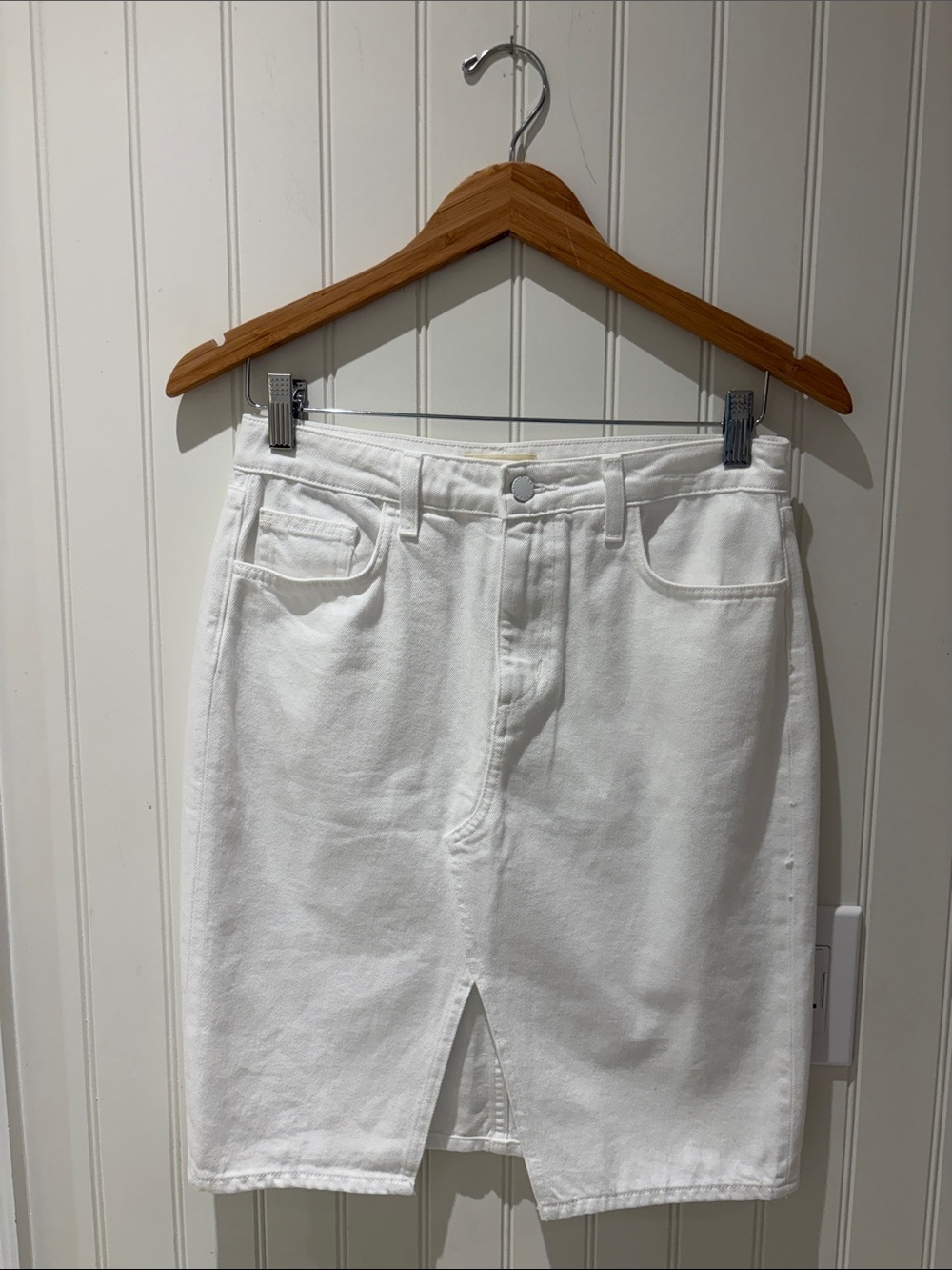 L'AGENCE White Midi Denim Skirt. Never worn. Brand new!
